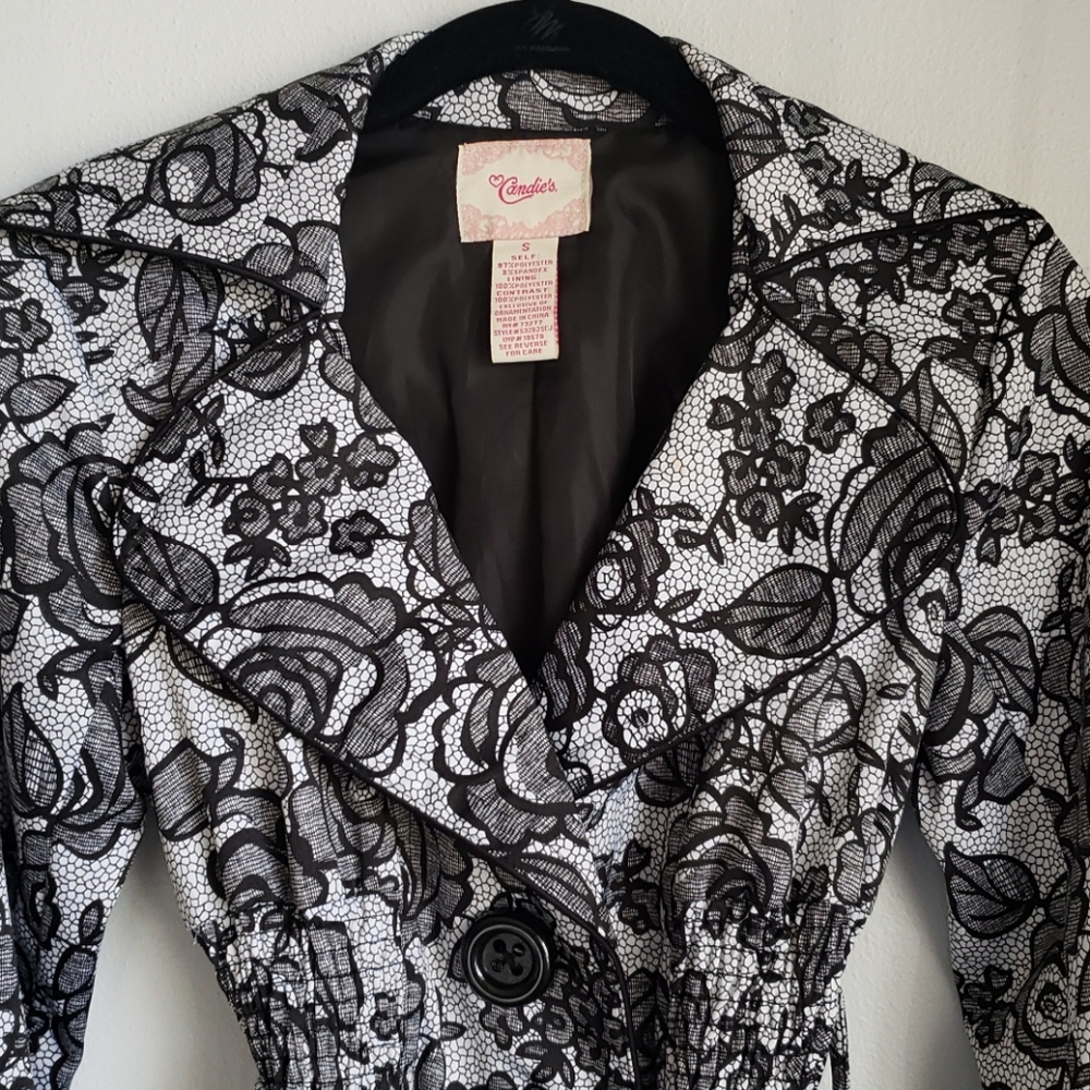 Coat - Picture 4 of 4